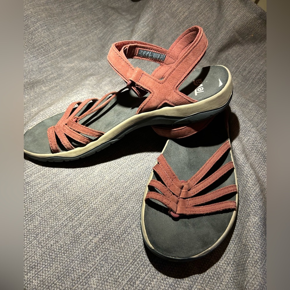 Teva Summer Sandals women’s size 11 Red
